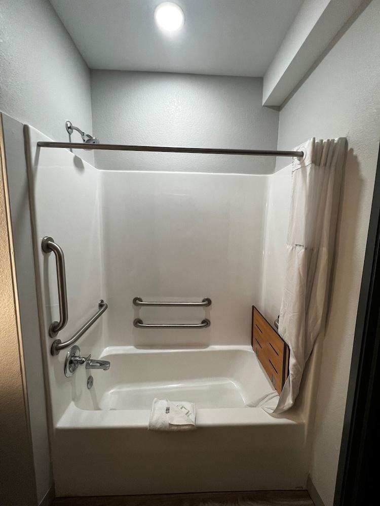 Microtel Inn And Suites By Wyndham Opelika Esterno foto