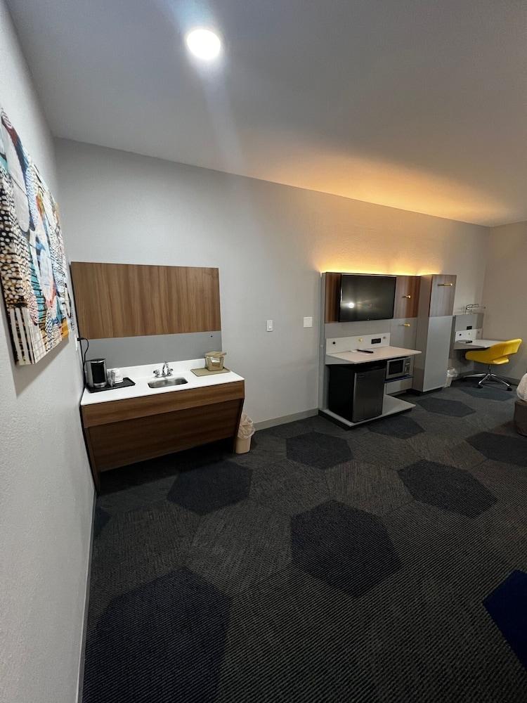 Microtel Inn And Suites By Wyndham Opelika Esterno foto
