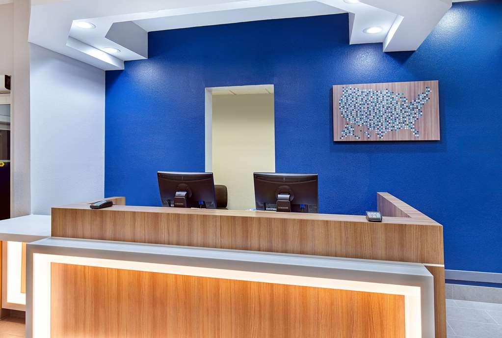 Microtel Inn And Suites By Wyndham Opelika Interno foto