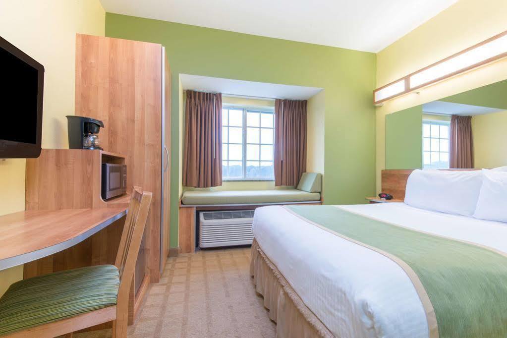 Microtel Inn And Suites By Wyndham Opelika Esterno foto