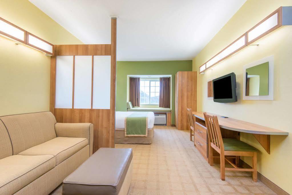 Microtel Inn And Suites By Wyndham Opelika Esterno foto